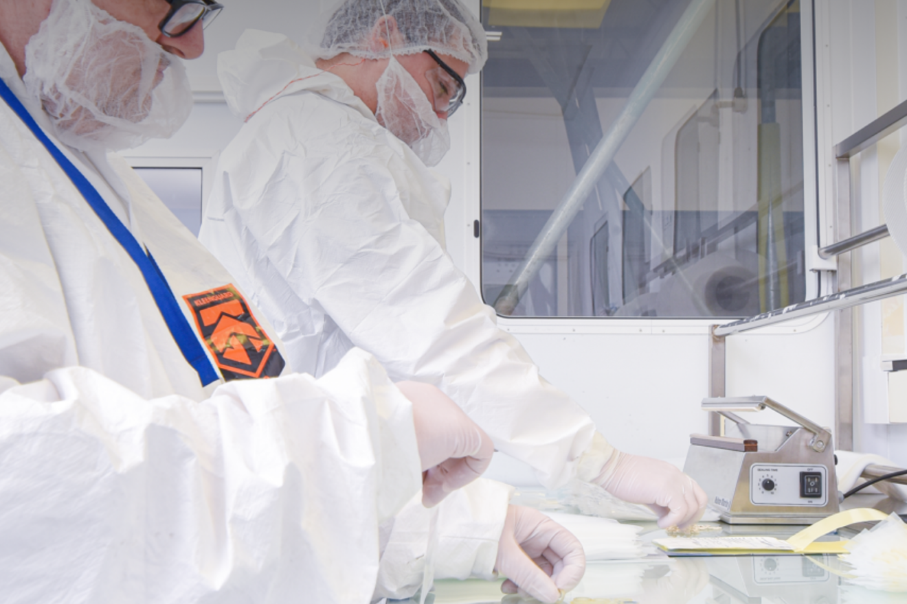 Elastomer Component Clean Room Melding Services for Semiconductor Industry