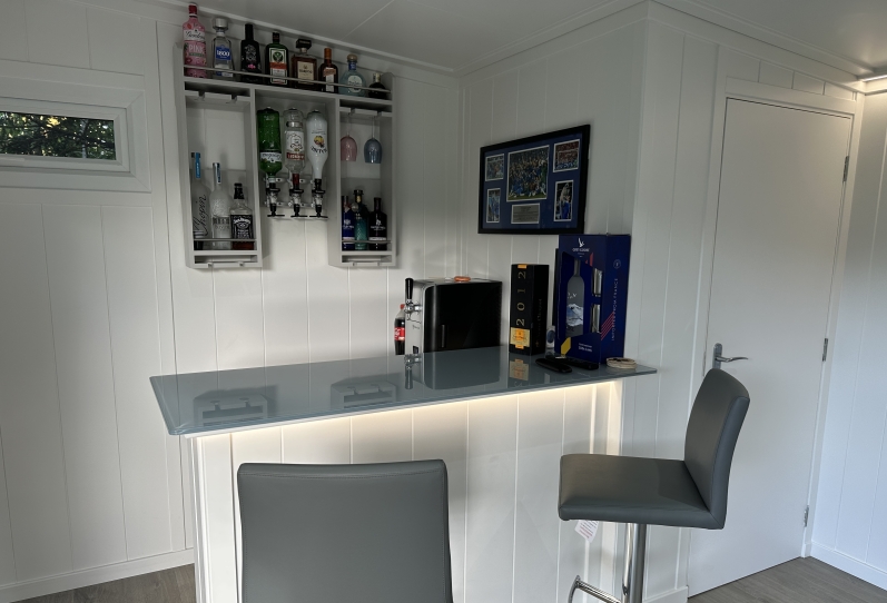 Bespoke Garden Bar For Entertaining Guests