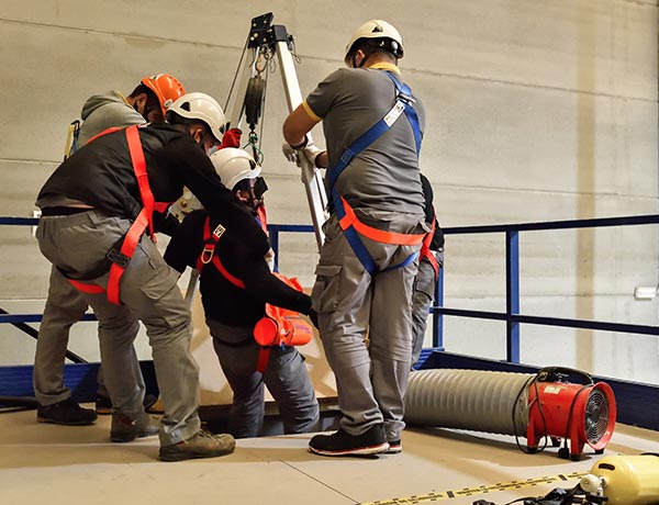 Confined Space with Escape BA