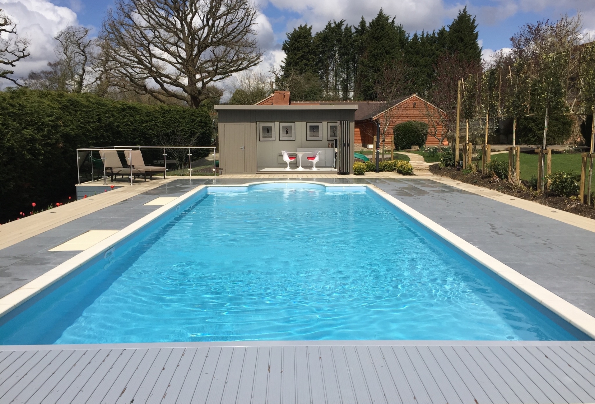 Pool-Side Summer House Buckinghamshire