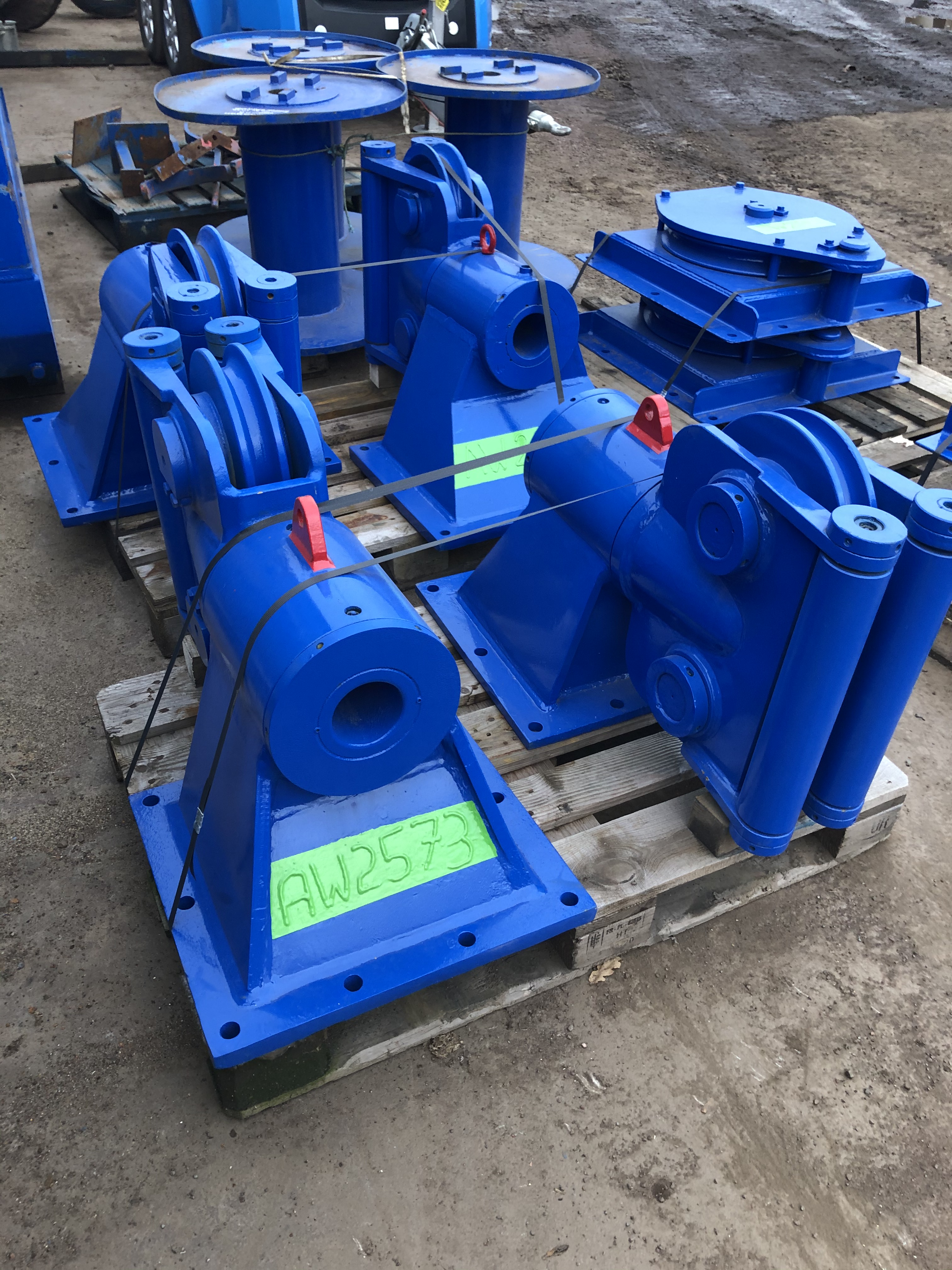 Deck Winches And Rigging Equipment For Industrial Projects