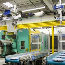 Robots And Sprue Pickers