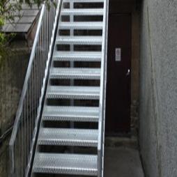 Access Steps and Platforms