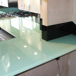 Kitchen Glass Worktops Hampshire