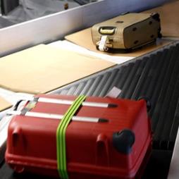 LS-4000E Tilt-Tray Baggage Sortation