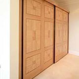 Fitted wooden wardrobes