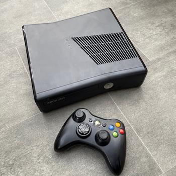 Xbox 360 Slim - 250GB