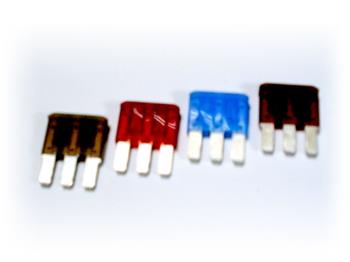 UK Suppliers of Automotive 3 PIN Mini Blade Fuse Set (4pc)