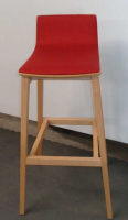 Connection 'Emma' red and beech stool 