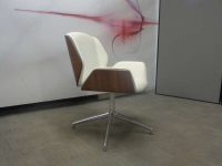 Boss Design Kruze Lounge Swivel Chair White / Oak 