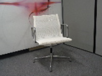 Vitra Aluminium Chair EA 108 Netweave in White 