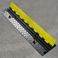 Hose/Pipe/Cable Ramp with Cover