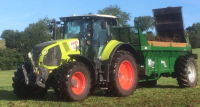 Hire rear discharge manure spreaders in the UK